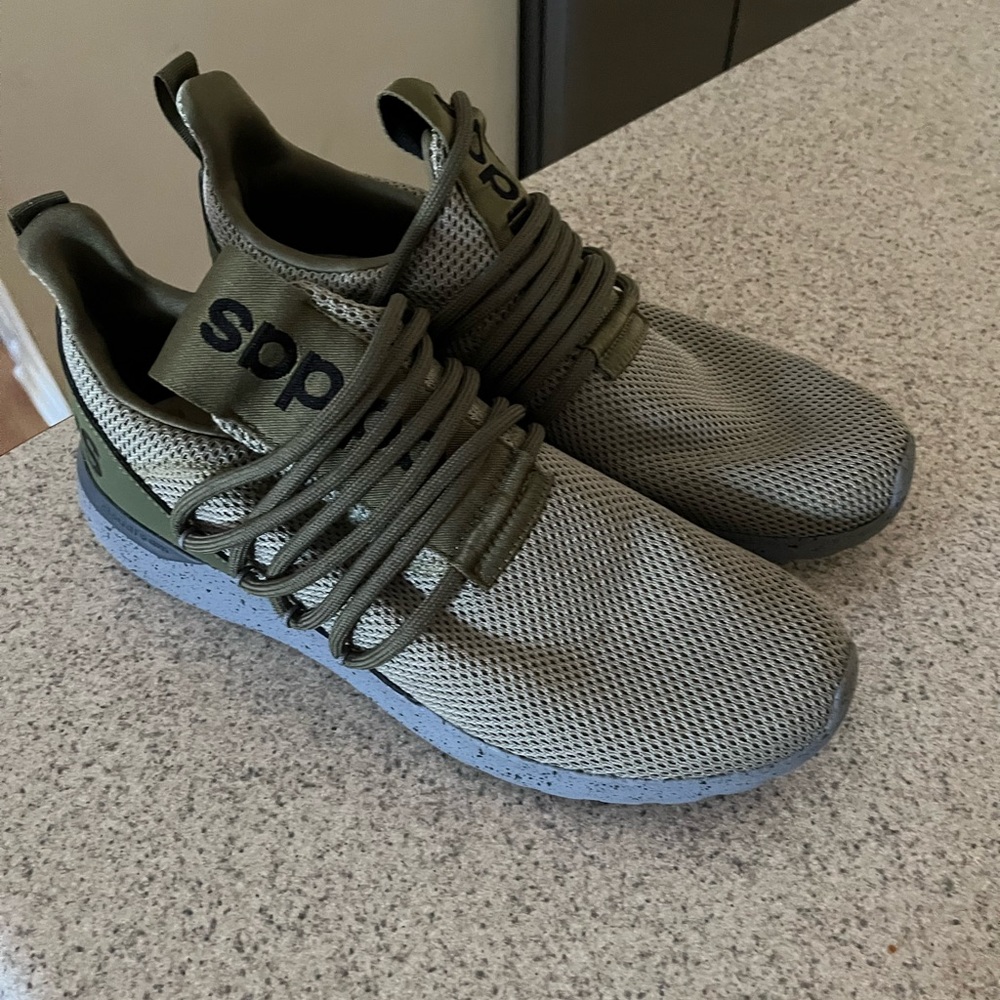 Adidas tennis shoes